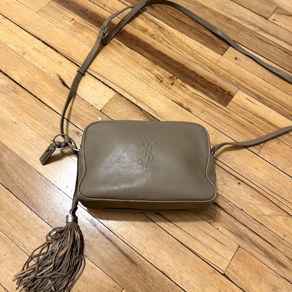 Women’s Small Lou Camera Bag in Light Taupe Leather